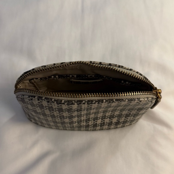 GATHRE Houndstooth Patterned Pouch - Picture 2 of 2